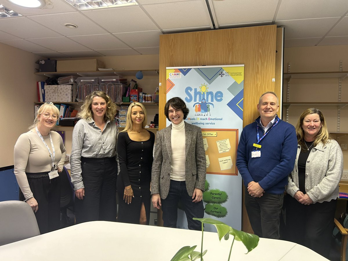 Out and about this morning visiting @CwmTafMorgannwg CAMHS / Specialist services team. Super impressed with the development of the SHINE service and the significant reduction in waiting lists. 👍😊. What a great team, full of enthusiasm and dedication for the service 😊