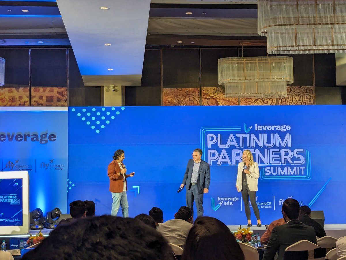 @Akshay001 leads a dynamic session at the Leverage Platinum Partners Summit, firing away questions and diving into truth and dare challenges with esteemed guests from the UK and USA 🥳🥳