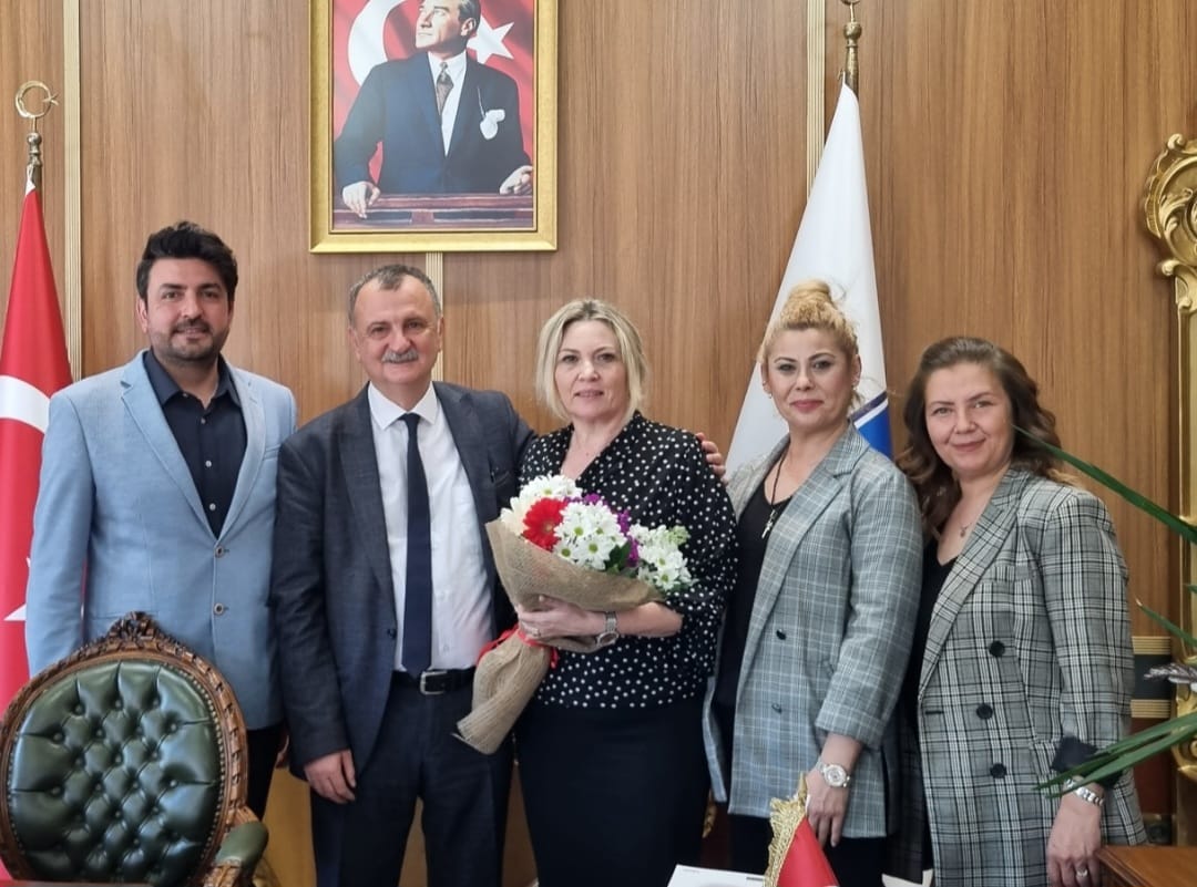 Yunus Emre belediye başkanı olan Semih Balaban'ı canı gönülden tebrik eder başarılar dilerim