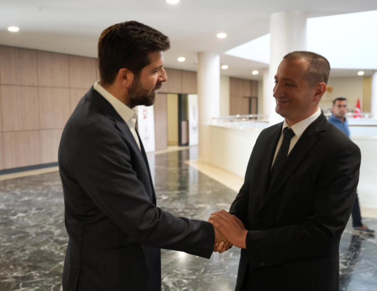 Tarsus Belediye Başkanı Ali BOLTAÇ, Tarsus Kaymakamı Mehmet Ali AKYÜZ'ü ziyaret etti. Kaymakam AKYÜZ, ziyaretten duyduğu memnuniyeti dile getirerek, Ali BOLTAÇ'a Tarsus Belediyesi Başkanlık görevinde başarılar diledi.