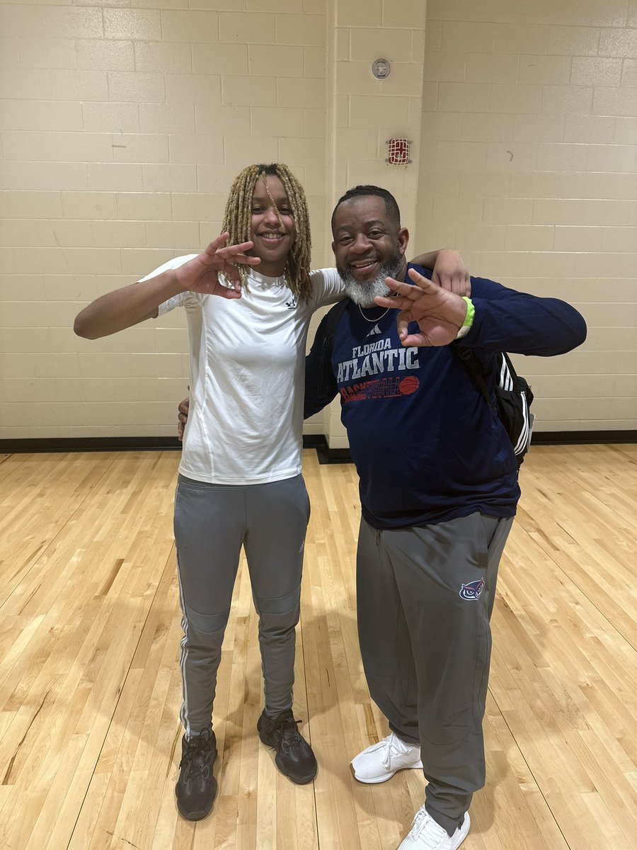 CoachDLow's tweet photo. GAME DAY @ErinRodgers23 #indy #2024 #WinninInParadise https://t.co/YDZKilCyJQ