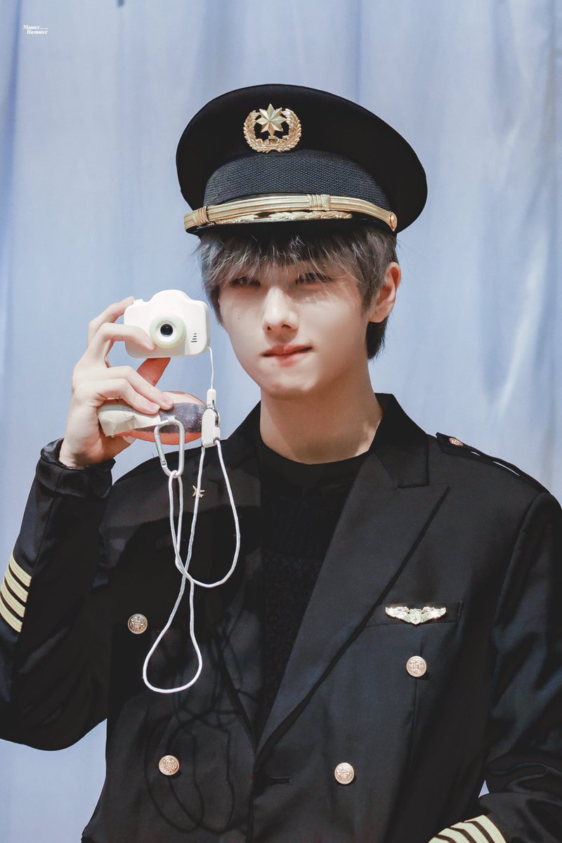 MasterhamsterJS's tweet photo. 240405 Everline
Cause I’m your Pilot 네 곁애🧑‍✈️
#지성 #JISUNG #박지성 #NCTDREAM https://t.co/WYUA5CiqM2