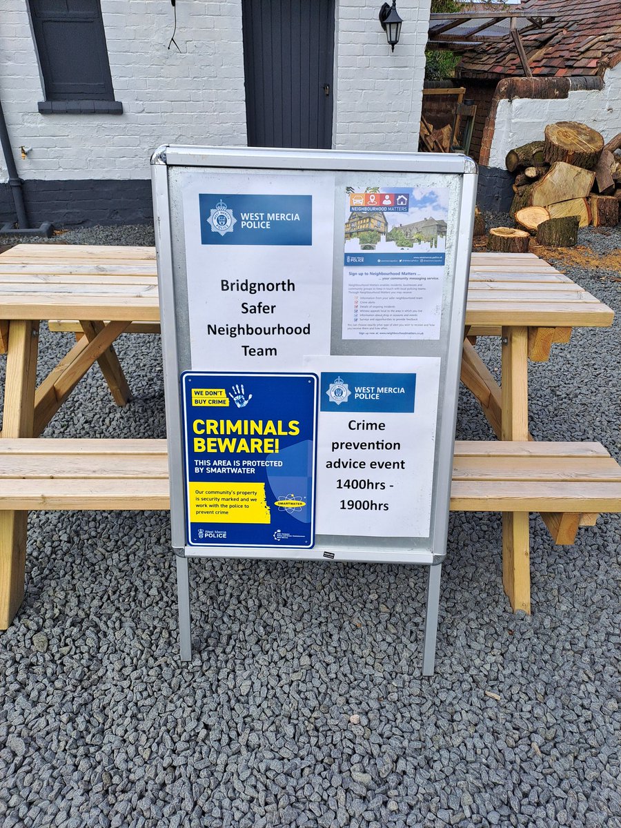 BridgnorthCops's tweet image. Come along and have a chat with us at the Plough Claverley situated in the barn . Officers are on hand to offer advice with crime prevention and sign you up to neighbourhood matters,  Westmercias messaging service . Look forward to seeing you @WMPRuralMatters
