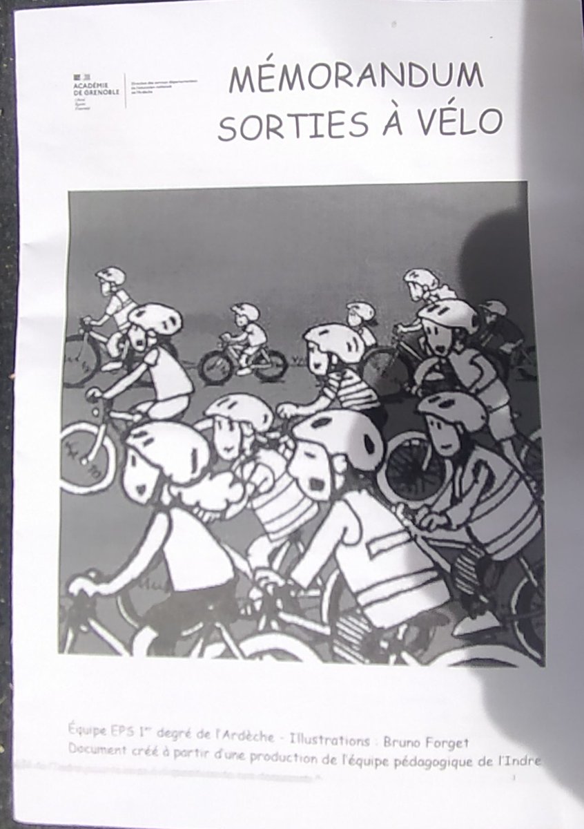 🚴 Formation @dsden07 des parents accompagnateurs pour les sorties vélos à guilherand 👏 aux 52 bénévoles pour leur engagement à l'enseignement du Savoir Rouler à Vélo 🏆 #SRAV <a href="/ThiAumage/">Thierry AUMAGE</a> <a href="/HeleneInsel/">Hélène Insel</a>