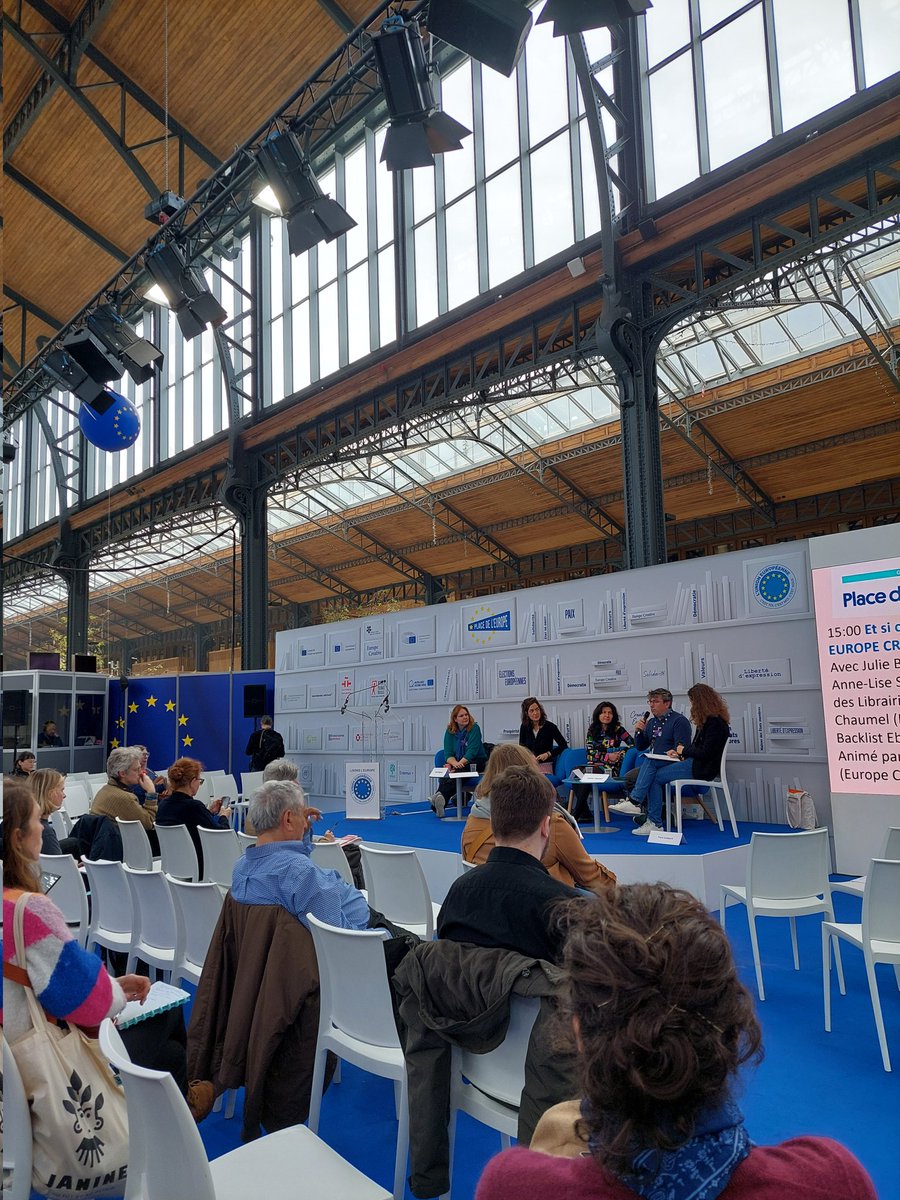 🔴 we're on stage at @foirelivrebxl to talk about RISE & @europe_creative ! EIBF Director Julie Belgrado explains how RISE strengthens the international bookselling community by allowing booksellers from all over the globe to meet & exchange expertise across borders 📚🇪🇺