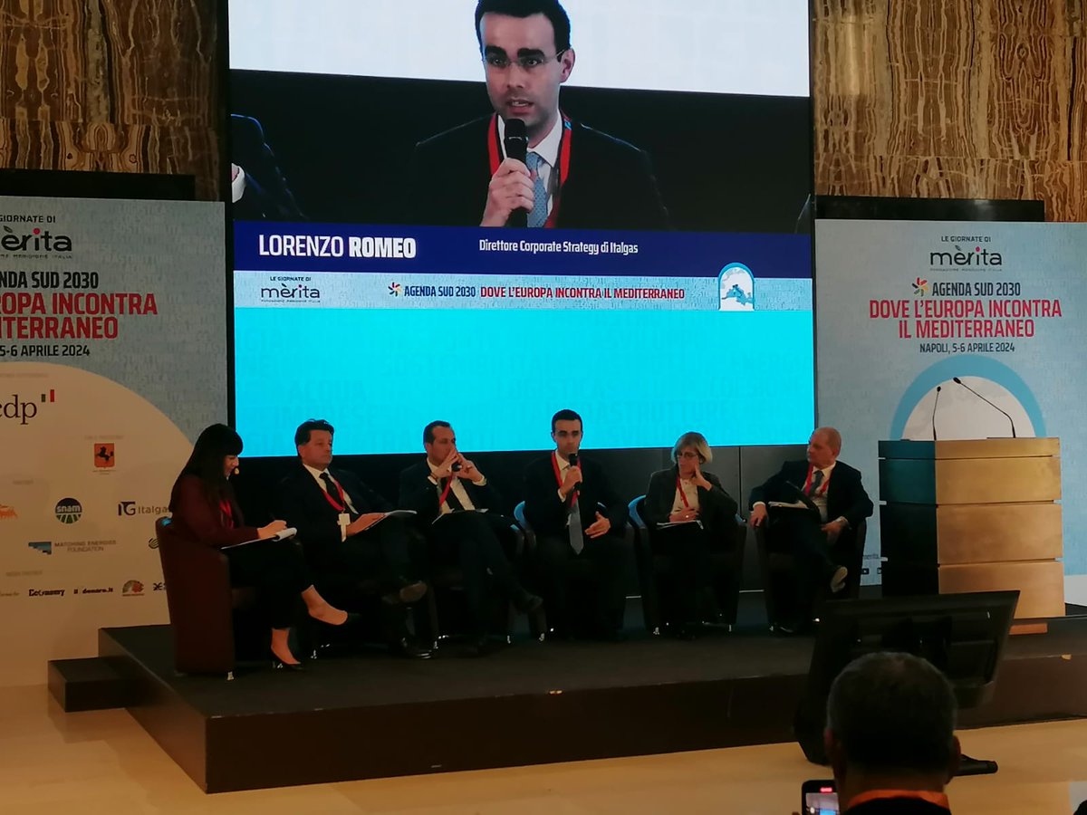🔴 #AgendaSud2030, "Dove l'#Europa incontra il #Mediterraneo", in corso la sessione dedicata a #infrastrutture, #energia, #acqua e #transizione con i rappresentanti di <a href="/ARERA_it/">ARERA</a>, <a href="/eni/">eni</a>, <a href="/GoriAcqua/">GORI spa</a>, <a href="/italgas/">Italgas</a>, <a href="/snam/">Snam</a>, <a href="/TernaSpA/">TernaSpA</a>.  

Segui la diretta su fb.watch/rfJ04UwtYe/