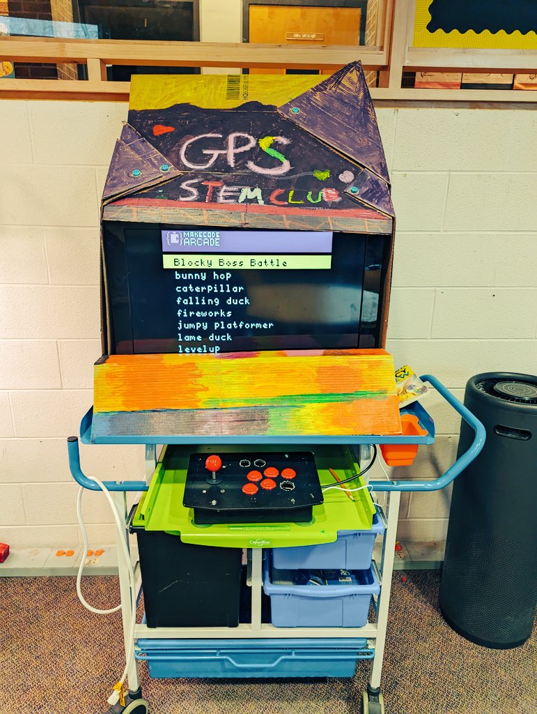 The Gateway arcade is ready to go! Thanks for your help Raeden! Student-coded games will be cycling through the machine for the rest of the school year! #microsoft #makecode @mikkihymus @LN10Alvarez @LC2_TDSB @tdsb @MrJayHames