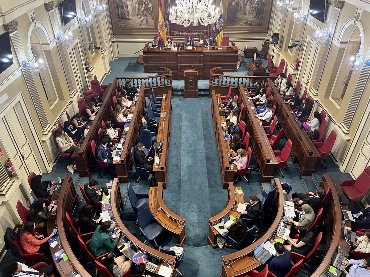 Parlamento Canarias tweet media