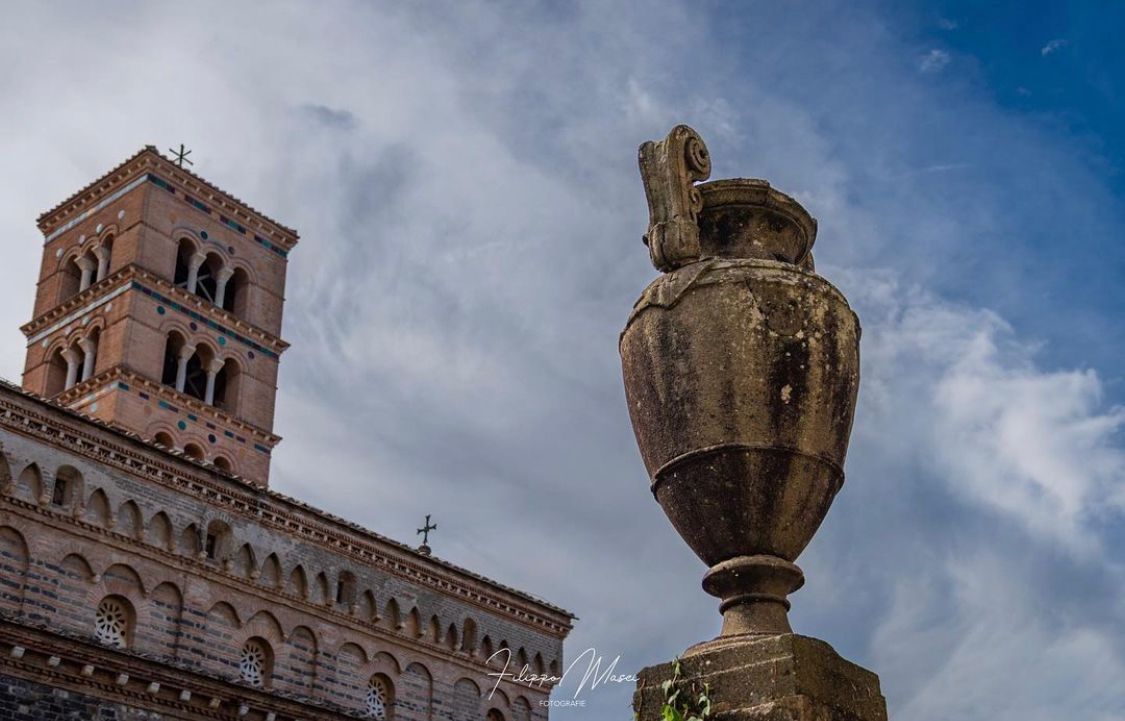 visit_lazio's tweet photo. Fondata nel 1004 da un gruppo di monaci greci guidati da S. Nilo di Rossano, l'Abbazia Greca di #SanNilo a #Grottaferrata custodisce al suo interno secoli di storia ed opere di grande valore
📷 Ig filippomasci_fotografie
#VisitLazio #LazioIsMe #LazioEternaScoperta https://t.co/jTtFGibICo