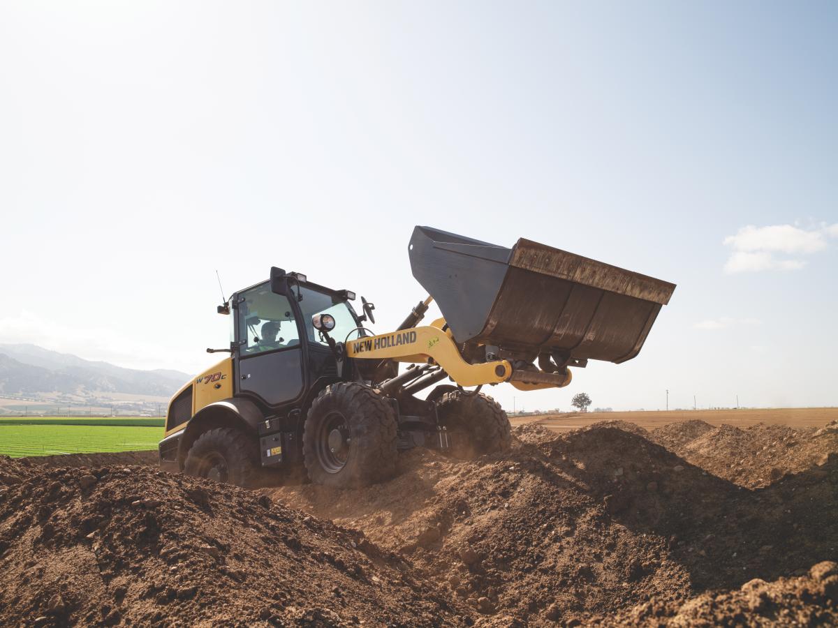 CEGltd's tweet image. New Holland Construction Expands Compact Wheel Loader Lineup With Three New Models dlvr.it/T56MSq #CompactWheelLoaders #MiniCompactEquipment #NewHolland #WheelLoaders