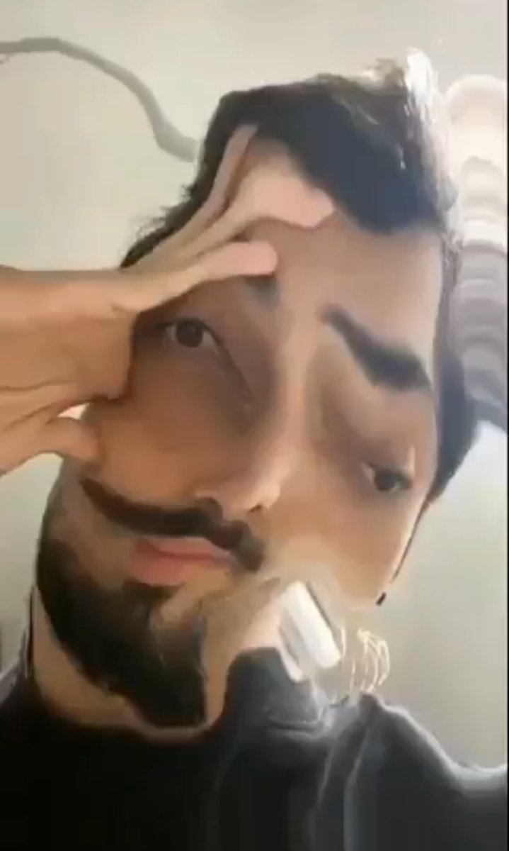 no context lucas inutilismo tweet media