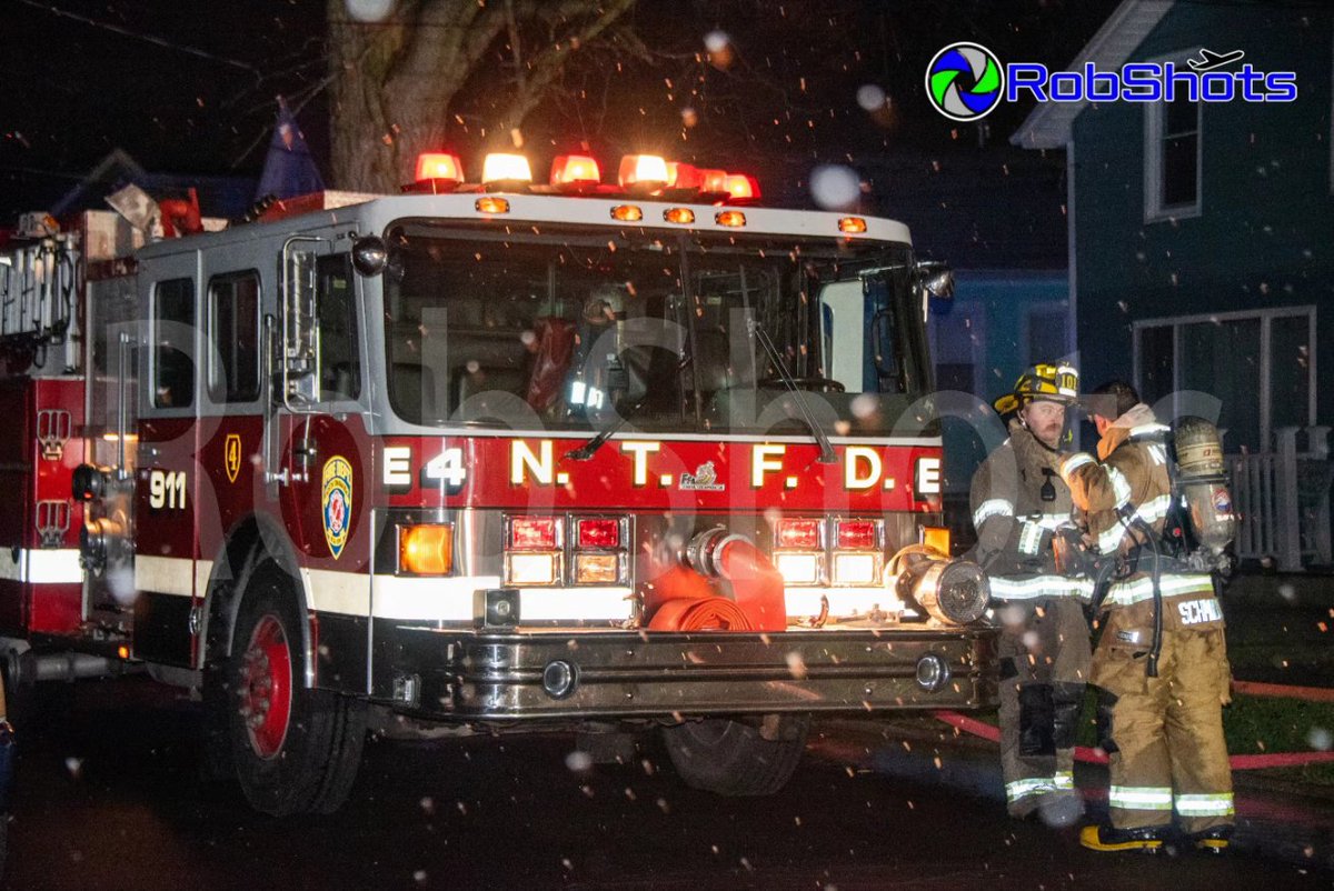 RobShots tweet media