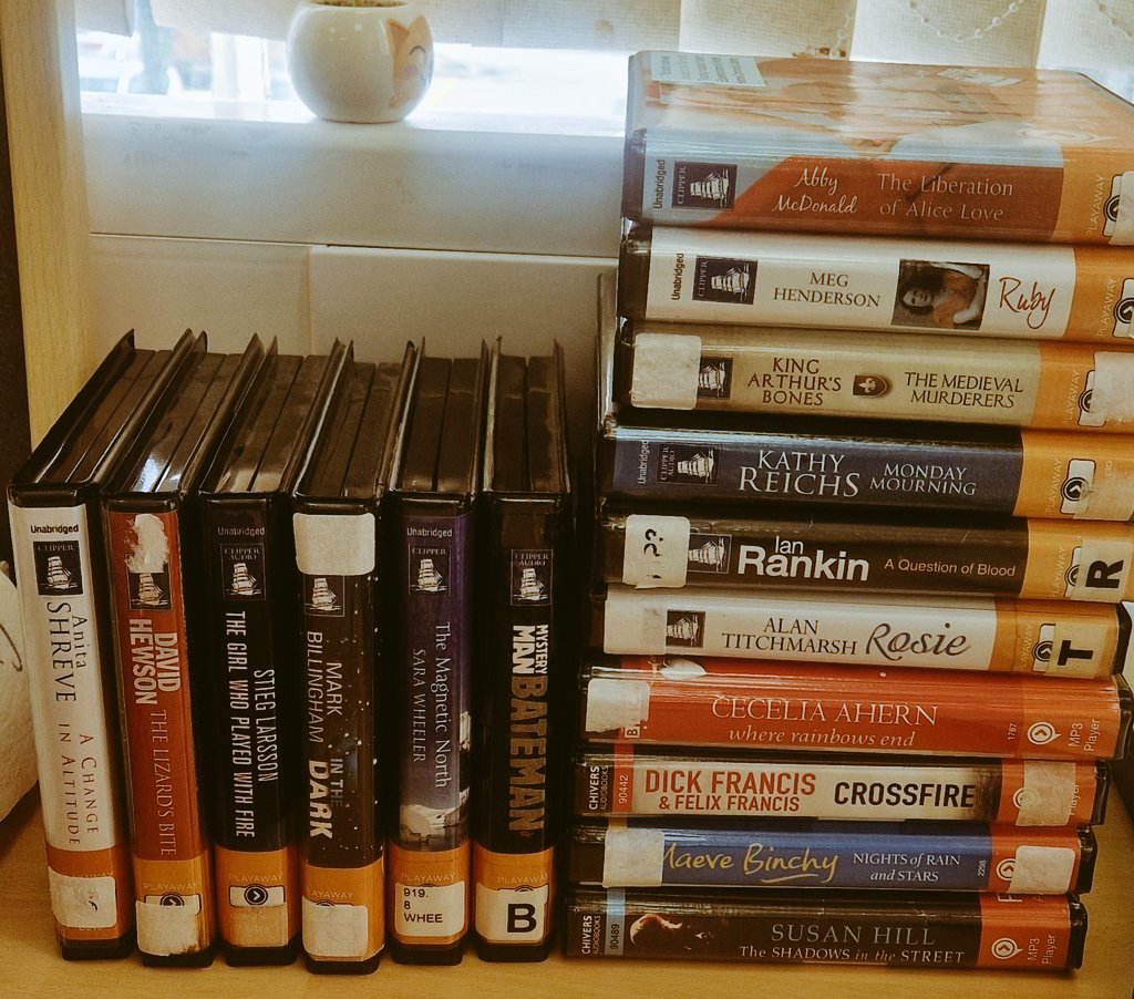 We are delighted to announce we are now able to offer audio books to our patients. Thank you @Nharrowlibrary for your wonderful donations of audio books. These will be offered as part of @WHTHVolunteers mobile libary service.