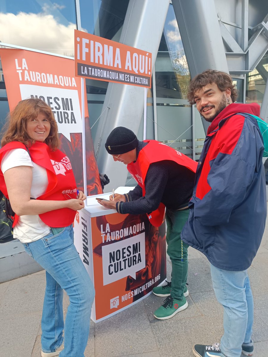 📍🐾  Este sábado 6 de abril estaremos recogiendo firmas #NoEsMiCultura en el V Festival de l' adopció de Benicàssim (Castelló).

De 10h a 20h en la Plaça de les Corts Valencianes.

¡Y en muchos sitios más!
Noesmicultura.org/firma 🔍