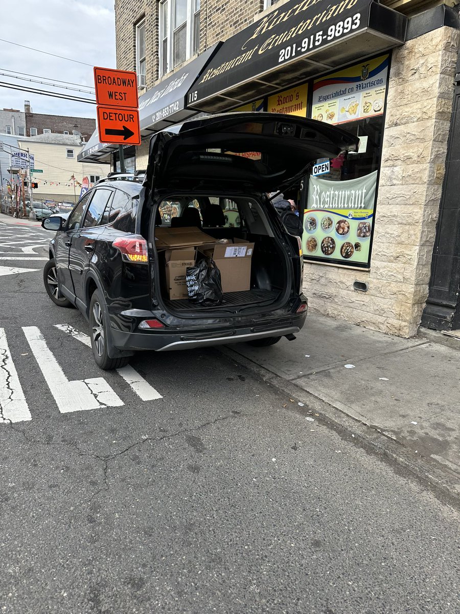 First day of daycare drop-off in @StevenFulop’s @jerseycity. Multiple vehicles blocking sidewalks along Tonnelle. Called @JCParking and response was, “We know. They do it everyday… we can’t send someone out for a while.” @SafeStreetsJC @Verizon