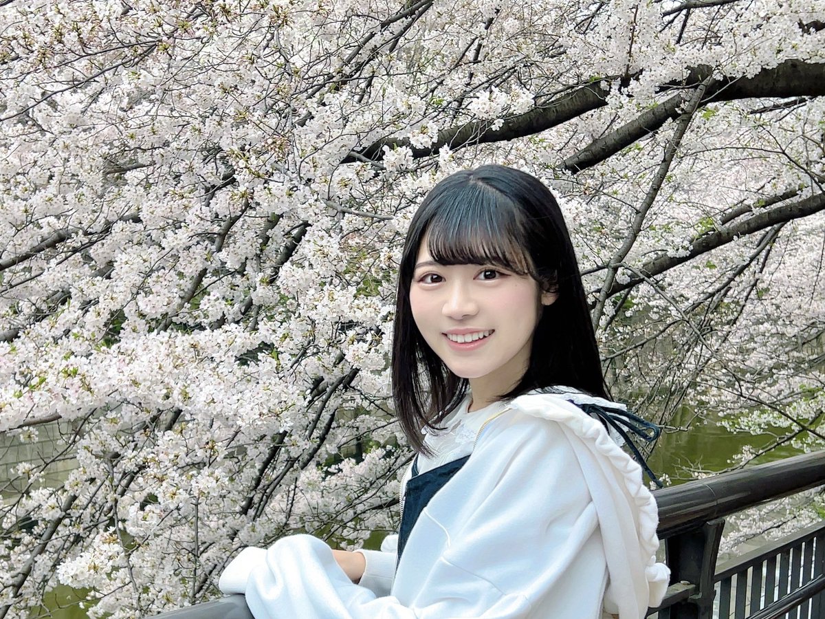 onishi_aoi's tweet photo. 綺麗なものを見つけた時に、思わず伝えたくなる人が私だといいな、おやすみなさい🌸🌱🍃
 #ニアジョイ https://t.co/pLZNWPmsrv