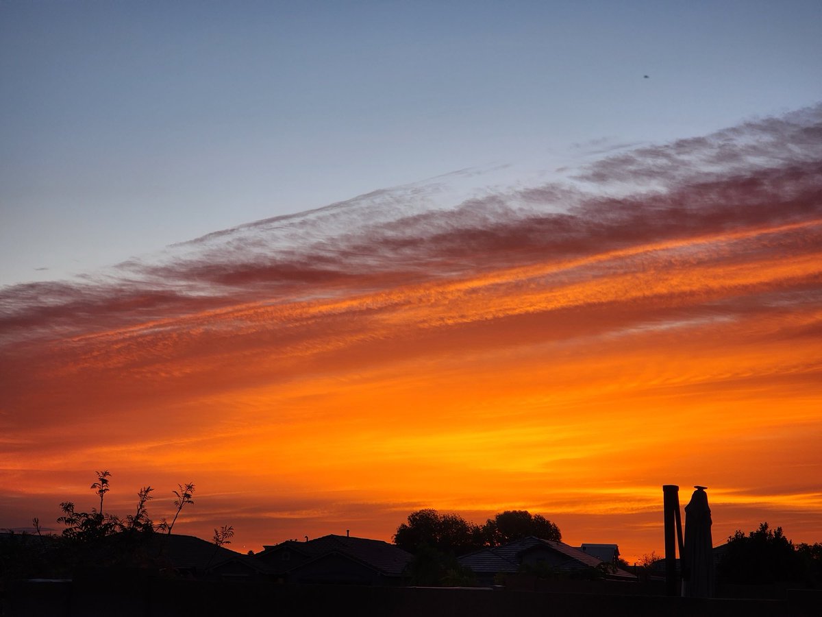 Simply stunning morning #sunrise over Phoenix this 1st Friday in April #fox10phoenix