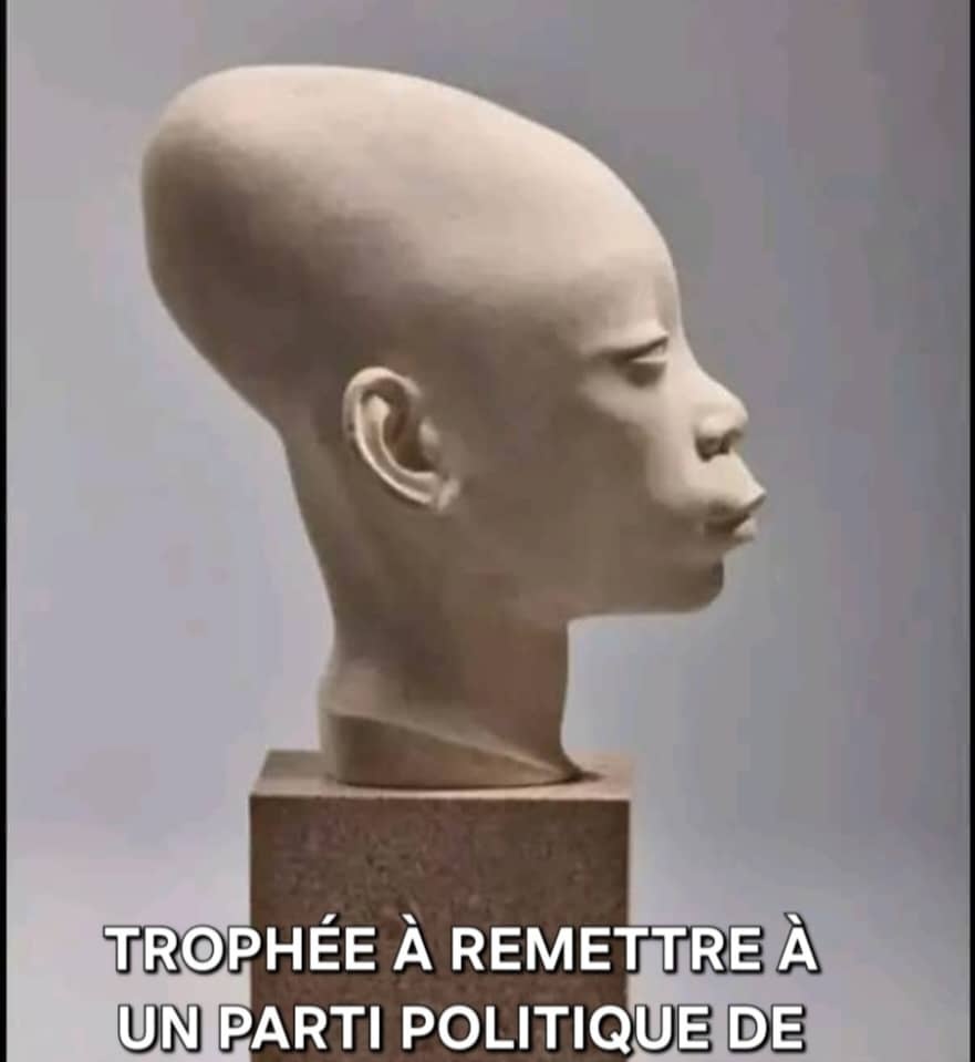 [#RDC : Devinez le parti politique qui recevra ce trophée 🏆🏆🏆 mythique de #Toutankhamon... Outrage à l'informateur 🤣🤣🤣 🤣🤣🤣🤣🤣🤣🤣👇👇👇👇👇]