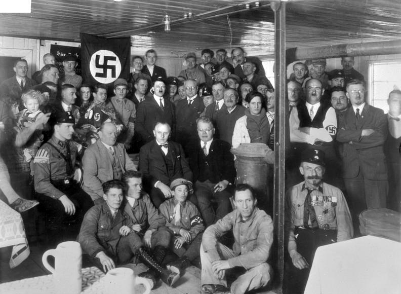 #OnThisDay 1933: The Nazi Party, led by Adolf Hitler, gains control of Germany's government and begins to implement policies leading to World War II and the Holocaust. #NaziParty #AdolfHitler #GermanHistory 🇩🇪📜