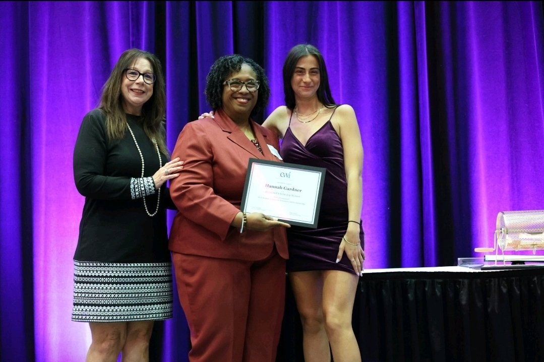 EWICBus's tweet photo. 🎉 Congratulations to our 2023 Asist Scholarship winners!  🎉 
Thank you to the organizations that had "named" scholarships.  

🎇 @BMIFCU
🎇 @GreifInc 
Thank you for helping EWI change lives of members of our community. 

Contact @Lesley_G_C to donate!
#ewi  #scholarships https://t.co/PHW6Xsx51W