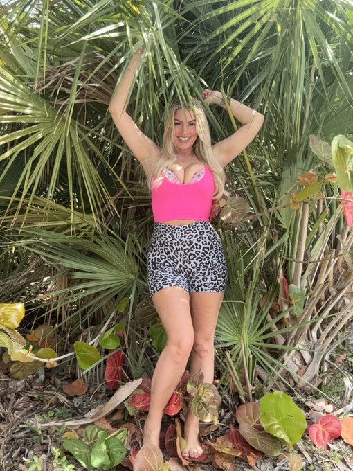 Will it be a wild weekend? https://t.co/hY5IVn97KF<a href="/tag/facebookdown"class="tags"><span>#facebookdown</span></a><a href="/tag/instagramdown"class="tags"><span>#instagramdown</span></a>