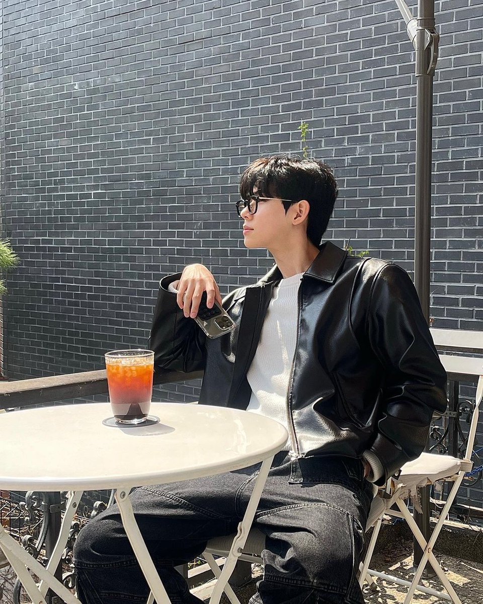pearlinlovely's tweet photo. 240405 #임준서 인스타

식목일이라 머리에 나무를 심어봤어요🌱 https://t.co/VxH4Vxhwnt