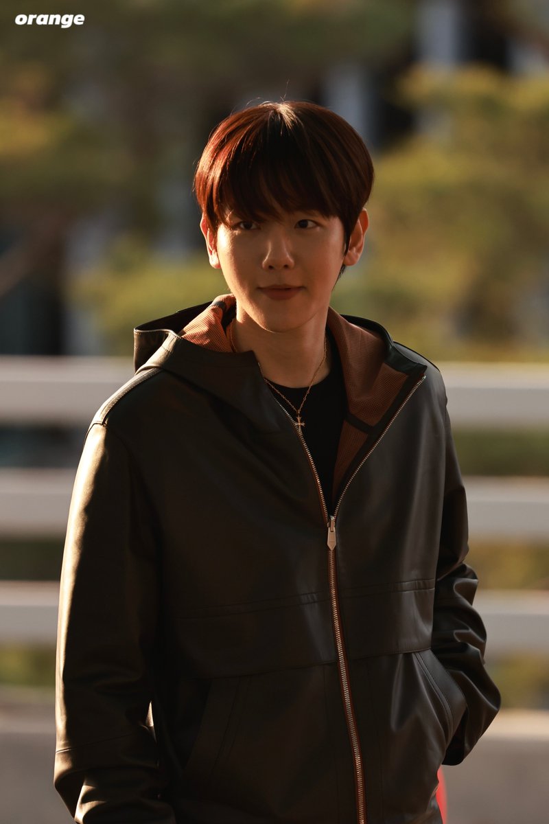 orange04_bh's tweet photo. 240405  ICN 출국 

너무 멋있어요  진짜…

#백현 #BAEKHYUN @B_hundred_Hyun https://t.co/0efMQvDvQY