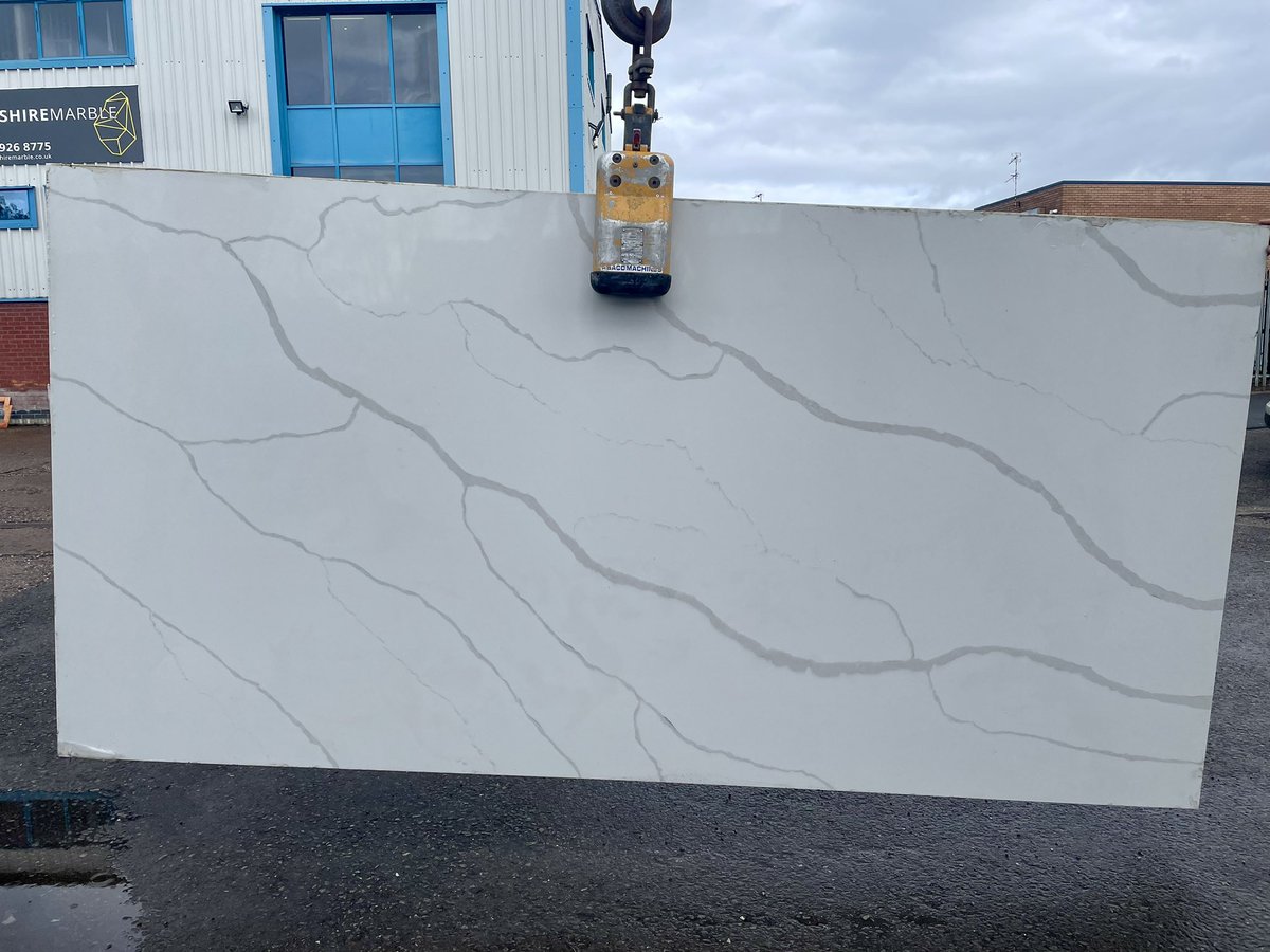 📣 special offer 📣 Statuario Venato 30mm price drop, 10 slabs in stock, ideal for developments or those looking for some style without the price tag!