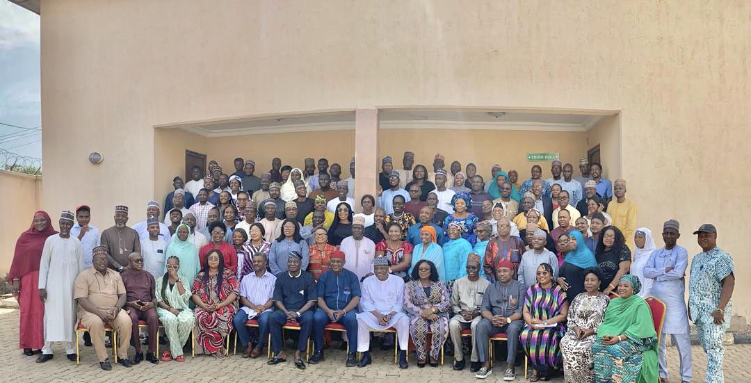 The @Fmohnigeria, through the National Primary Health Care Development Agency (NPHCDA) and their collaborative partners, embarks on a 5-day National Training of Trainers (NTOT) for the Refresher Training of frontline health workers across the country, as a crucial and initial…