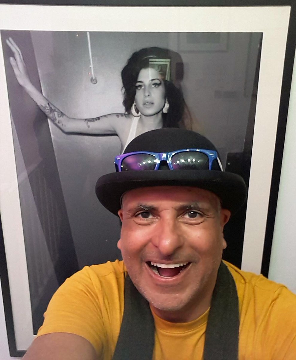 LondonersLondon's tweet image. My 199th #PaulAtherton's #ALondonersLife2 - Londoners love people who capture their history. Excellent Private view of #OffStage at @proudgalleries with #YvonneAdair last night. This photo of #AmyWinehouse was taken by #AlanChapman at the #DublinCastle. #LetsGuide #UniquelyLondon