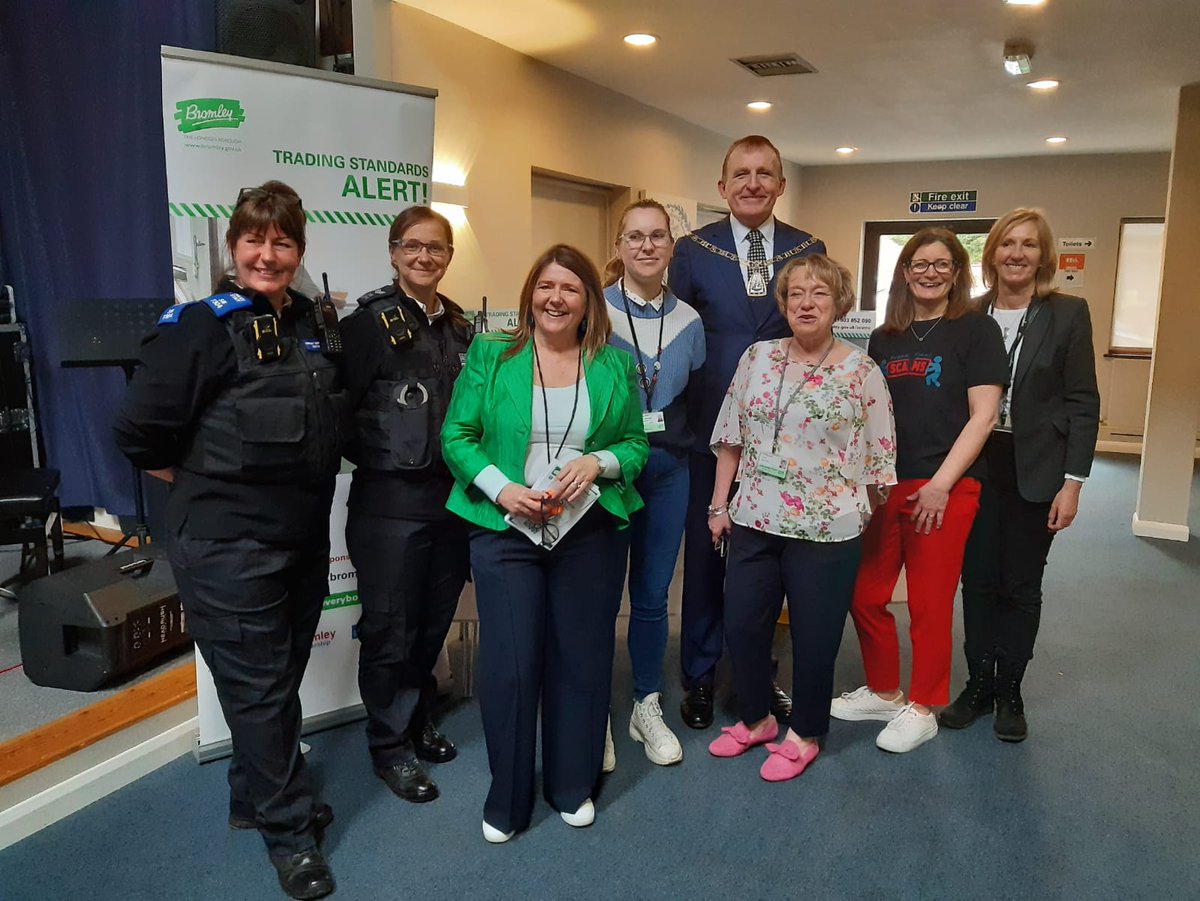 The Mayor attended a Scam & Doorstep Crime Awareness event in Biggin Hill, led by the local Police & Bromley Trading Standards. Vital info & advice was shared about how to spot & report suspected scams, be they online, by telephone, by post or on the doorstep. #ProudOfBromley