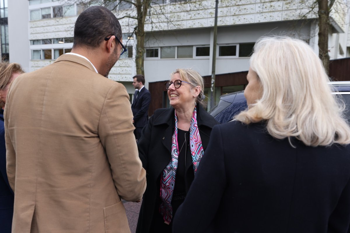 #SPORT 🏫 Mme Sylvie Retailleau, ministre de l'Enseignement supérieur et de la Recherche visite le CEROUEN (centre d'études et de recherches olympiques de l'université de Rouen Normandie) à Mont-Saint-Aignan dans le cadre de la semaine olympique et paralympique.