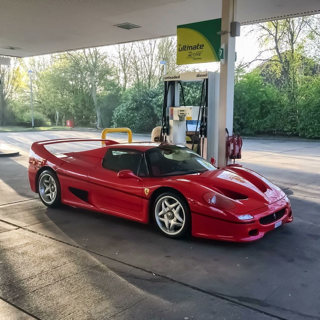#Ferrari F50 

#FillUpFriday⛽⛽⛽
