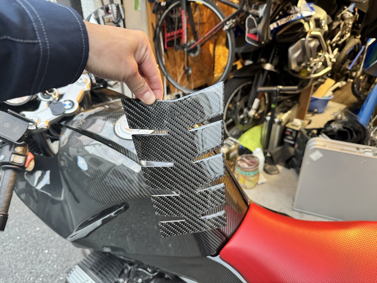 zancre_GS's tweet photo. #R1200S
乗る前にやる事やって乗れよ‼️
#Ztechnik
カーボン
タンクパッド
#KatsuradaMotors Accessories
#桂田ミノルの海外裏パーツ事情
☝️☝️
BMWモトラッド乗っている
ビーマーの人でも知っているのは
10%にも満たないだろう。
#BMWモトラッド https://t.co/AzknHOsXCf
