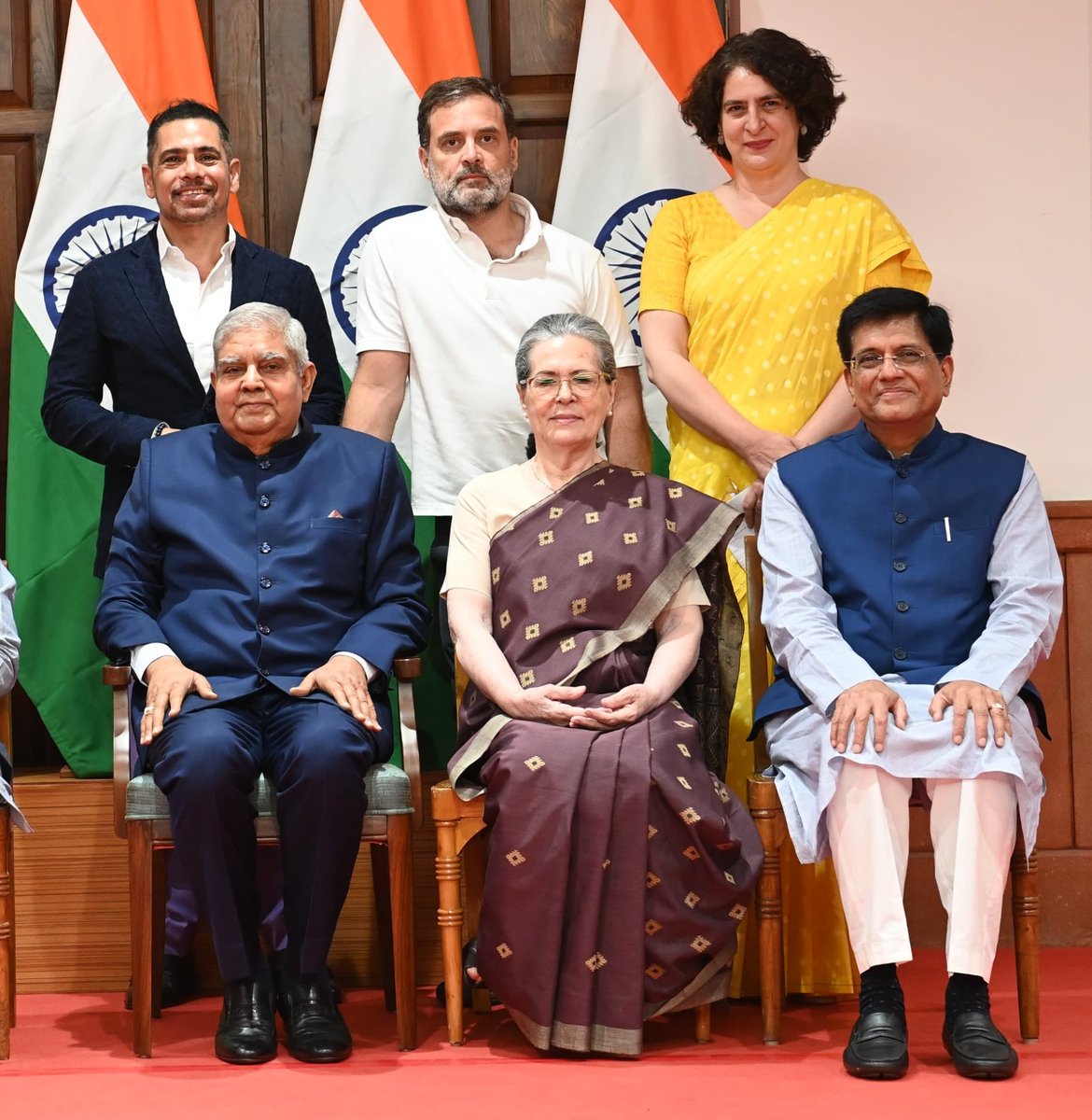 TheIncNews's tweet photo. RaGa is Boss ♥️

राहुल गांधी के लिए RT रुकना नही चाहिए 🙏 https://t.co/gozoU5zQYV