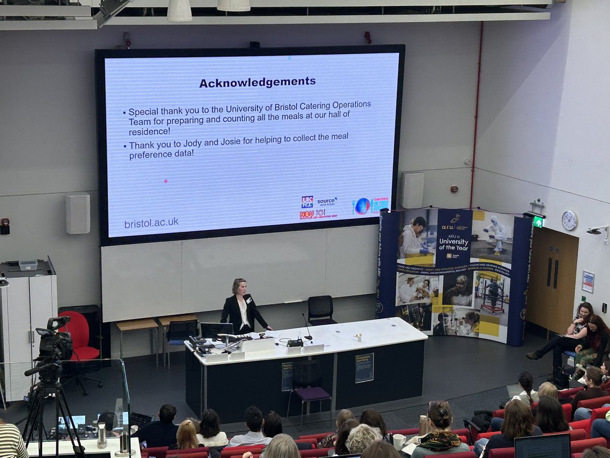 NBUBristol's tweet image. Well done @AnnikaNFlynn1 for a brilliant overview of the SNEAK project “No need to change recipes! Merely swapping meals on a weekly menu reduces carbon footprint and intake of saturated fatty acids” #BFDG2024 @JeffBrunstrom @NBUBristol @BristolUniPsych @BristolBRC