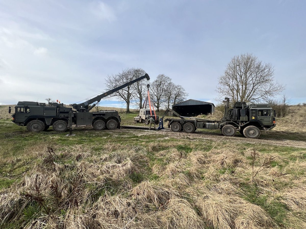 Our recent deployment on Ex BLACK EAGLE gave REME plenty of work to do. The saturated ground saw vehicles repeatedly bogged in and assistance from REME was required to recover them. All good practice on the build up to #STDE24.