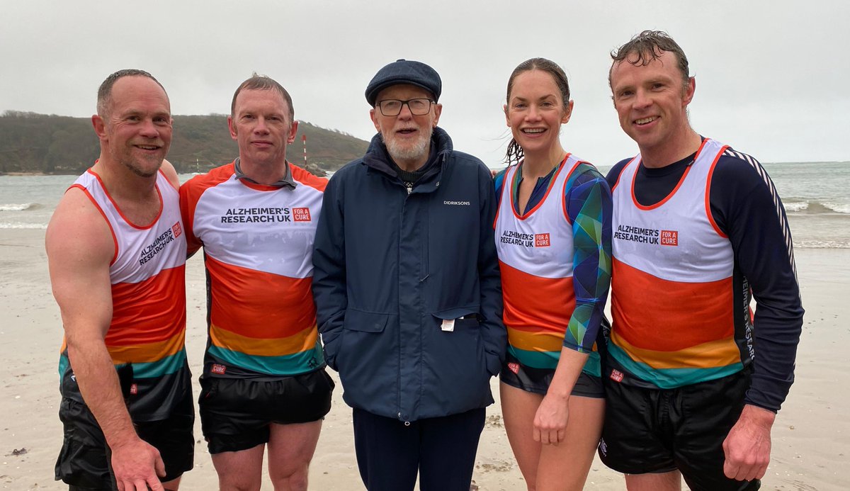 The amazing Ruth Wilson will be running the @LondonMarathon alongside her three brothers and nephew to support our search for a cure. The Golden Globe and BAFTA-winning actor is running in honour of her dad, Nigel, who is living with Alzheimer’s disease. 🧡