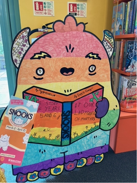 The Snooks have arrived at Acomb Explore Library! Make sure you stop by to pick up your trail map. @FOScarcroft @OLQMprimaryyork