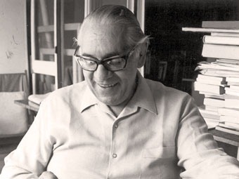 #Taldíacomahoxe, o 5 de abril de 1979, morría na Coruña Luís Seoane, un dos máximos expoñentes da nosa literatura no exilio e da nosa produción plástica. A Real Academia Galega dedicoulle o Día das Letras Galegas no ano 1994.
📌Biografía de #LuísSeoane ⬇️
academia.gal/letras-galegas…