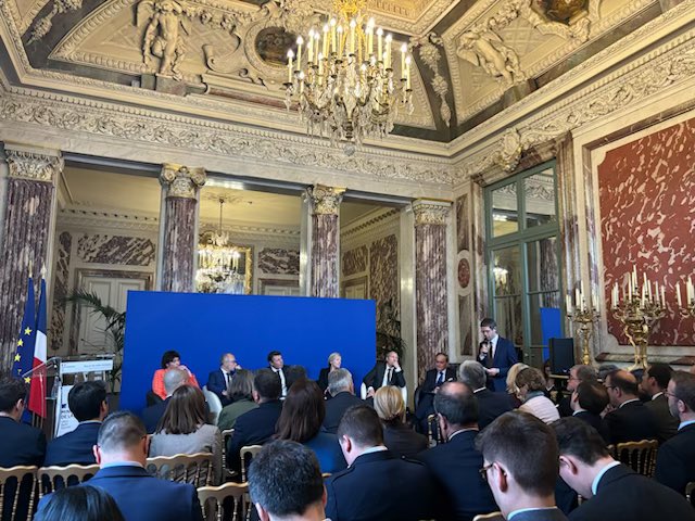 Nathalie KOENDERS (@nkoenders) on Twitter photo Présente ce matin au nom
de <a href="/France_urbaine/">France urbaine</a> au lancement du « Beauvau des polices municipales ». Nous appelons à une meilleure reconnaissance du rôle prépondérant des polices municipales dans la chaîne de sécurité avec une évolution de leur cadre d'intervention. 1/3 Présente ce matin au nom
de <a href="/France_urbaine/">France urbaine</a> au lancement du « Beauvau des polices municipales ». Nous appelons à une meilleure reconnaissance du rôle prépondérant des polices municipales dans la chaîne de sécurité avec une évolution de leur cadre d'intervention. 1/3