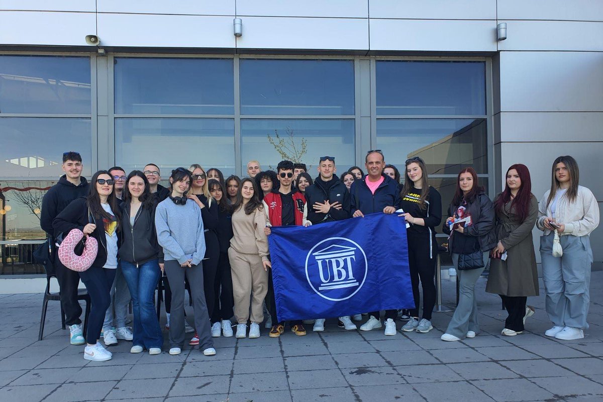 🇽🇰🇦🇹 The golden generation of UBT High School, this year's graduates, led by their teachers, have embarked on several important visits to the beautiful city of Vienna. 🏛🏦🕍