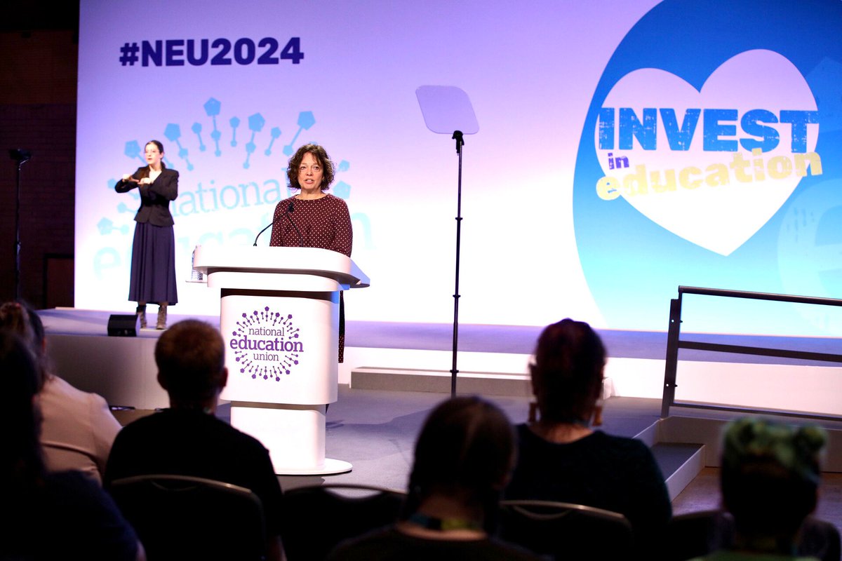 It was an honour to hear Prof Julia Waters speak at #NEU2024

She spoke from the heart about her wonderful sister Ruth Perry and the need for mental health support for educators.

“I hope we do learn, and learn quickly. The Ofsted system of inspections is fatally flawed.”

🧵1/8