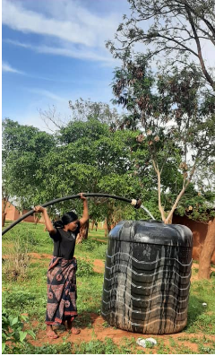 tanzdevtrust's tweet image. #TDTPhotoComp📸

Matumbulu🇹🇿 trains deaf students in tailoring, welding and carpentry🪚

@tanzdevtrust funded a borehole so the students can now start irrigating the land to grow more food for themselves

More: tanzdevtrust.org/projects-2/mat…

#TDTProjects #LNOB #QualityLearning #ActNow