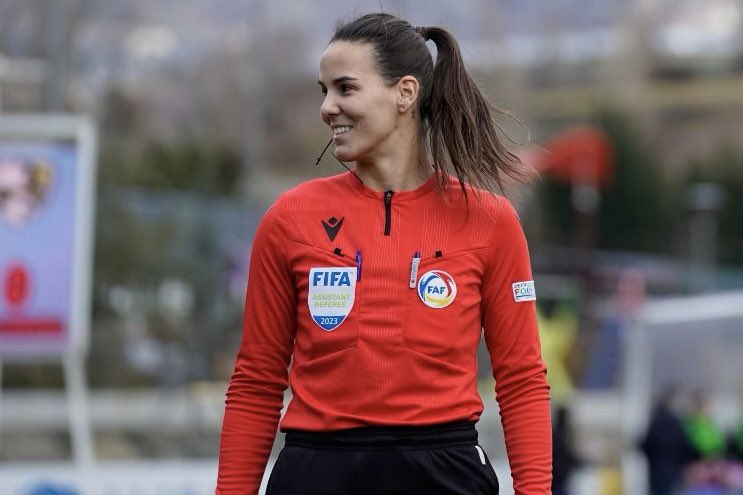 Today is a great day! This girl you see here in a few hours will be part of the refereeing trio at Wembley. 65000 spectators are expected! Andorran woman puts the Andorran refereeing in another dimension. I couldn’t be more proud of you. Enjoy it, you deserve it! Let’s go for it