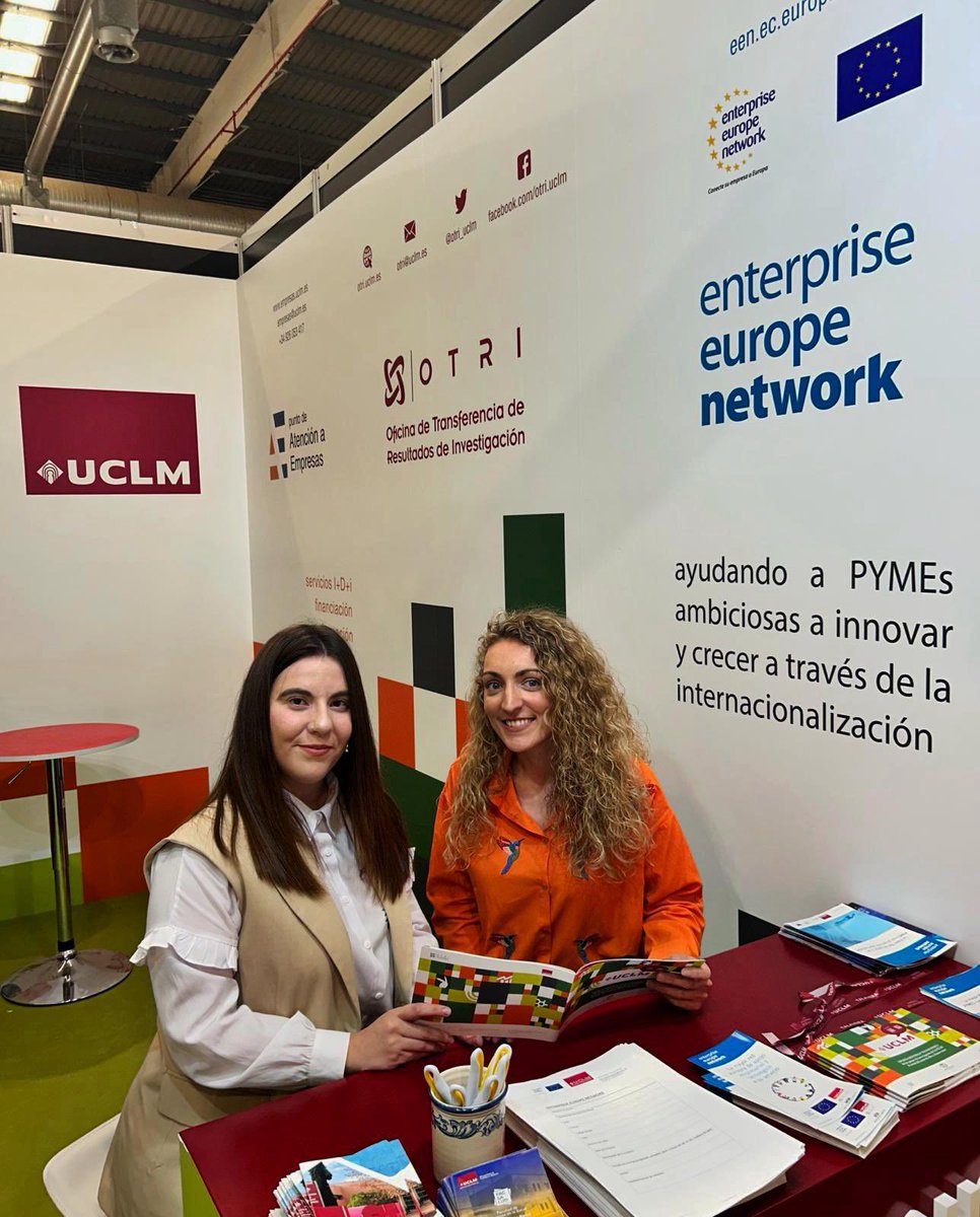 OTRI_UCLM's tweet photo. Segundo día en la Feria del AOVE en Talavera de la Reina! La @uclm_es sigue presente a través de la OTRI y la EEN, explorando la innovación y el emprendimiento en el sector del aceite de oliva
#aoveandnuts2024 #OTRI #EEN #UCLM #FerialTalaveraDeLaReina https://t.co/TMMVehd9rL