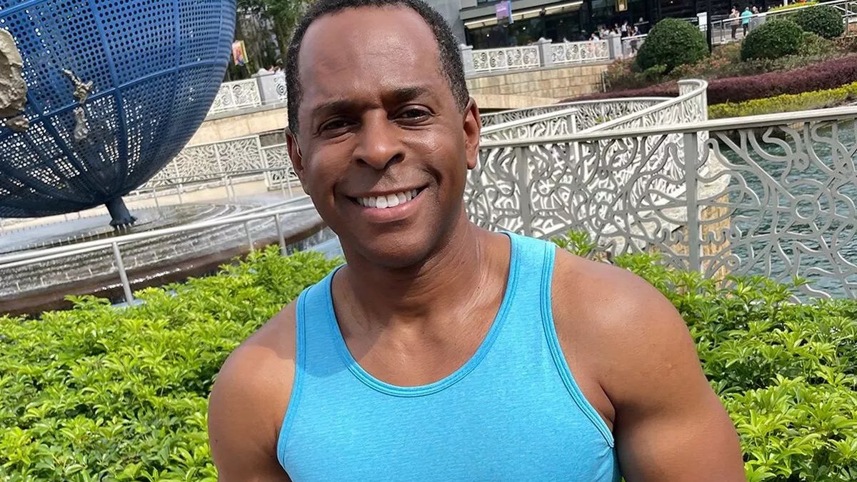 Andi Peters says he was “gobsmacked” when he asked for his fry-up to come without the big tomato - so they chucked in an extra sausage! “A sausage is better than a big tomato,” he grinned
