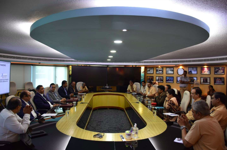RailAnalysis's tweet photo. #BEML and #BEL join forces to develop Indigenous #TrainControlManagementSystem (i-TCMS)
Read more...https://t.co/2TrWoa1ouZ
#indianrailways #railway #infrastructure #technology #MoU #iTCMS #collaboration #bharatelectronicslimited #partnership #innovation #project https://t.co/noagZGAQPs