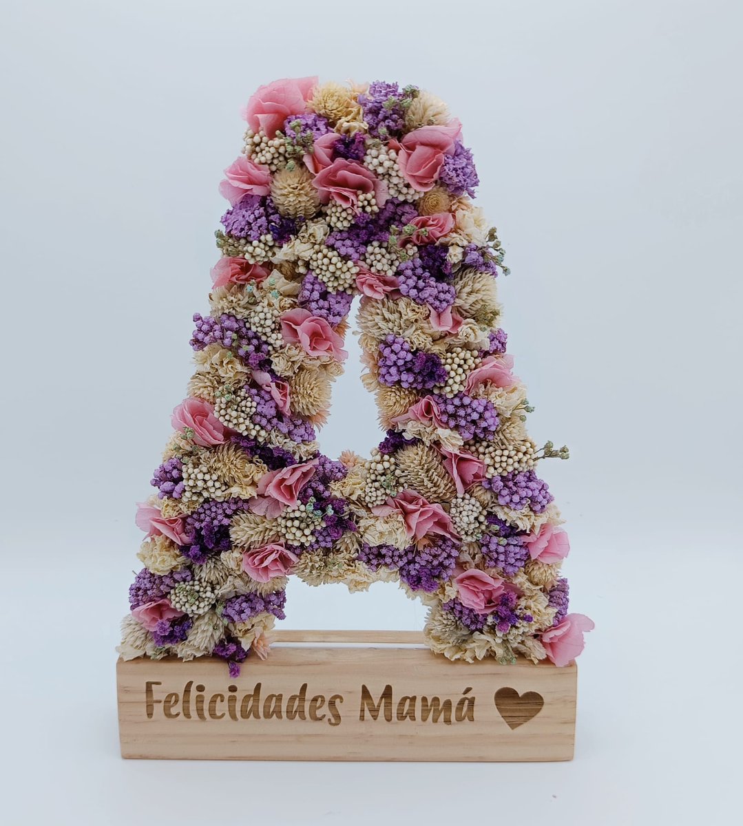 Este #DíadelaMadre, hazla sentir especial con un regalo único y lleno de amor.

Nuestras letras de madera personalizadas, adornadas con flores y grabados, son el regalo perfecto para expresarle tu cariño. 🌸🩷

¡Personaliza tu regalo!📞924 436 537 | 610 400 704.