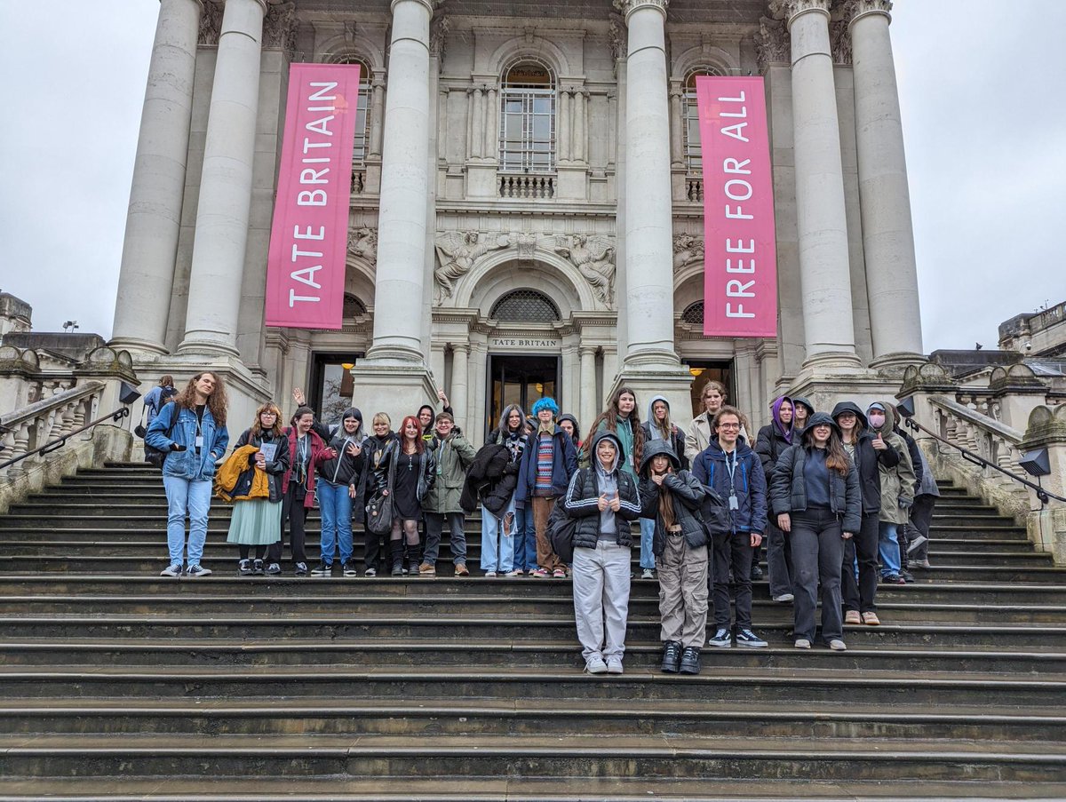 📣 Students Explore the History of Art in London BTC students who are studying Art & Design had the opportunity to take an enrichment trip to London. 👉 Read more: hubs.ly/Q02rQy_P0 #BTC #BringingOutYourBest #Art #Design #TateModern #TateBritain